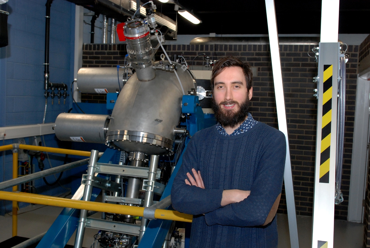 Electron Microscopy and Materials Analysis Researcher Dr Rob Harrison