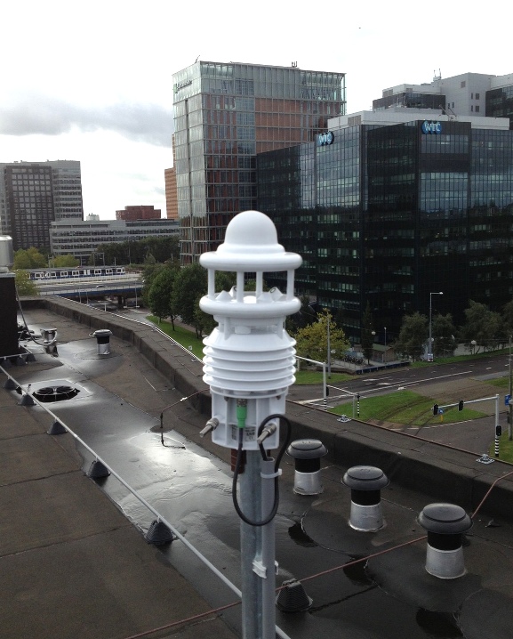 Multiple sensors in a single head provide reliable measurements of outdoor weather parameters