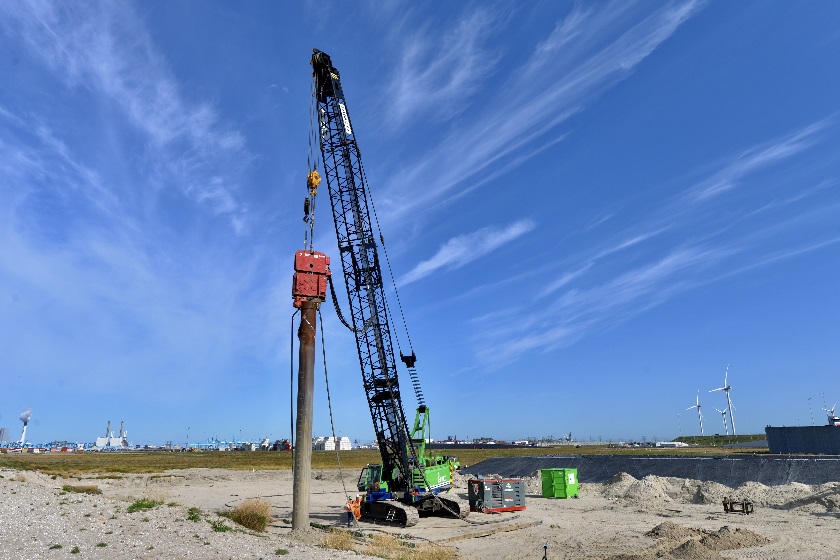 Strain gauges at Maasvlakte piledriving test site assess noise reduction measures