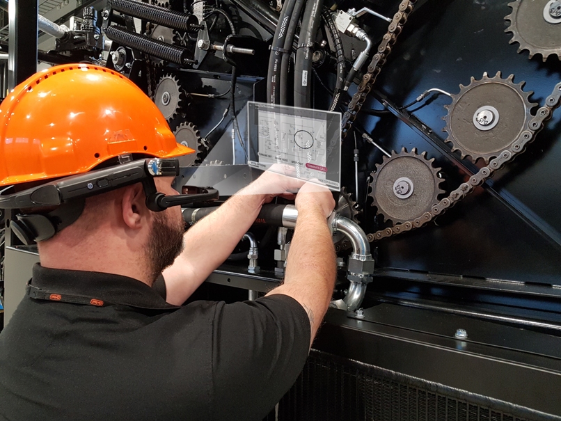 Installation and maintenance engineers use connected VR headsets to gain guidance