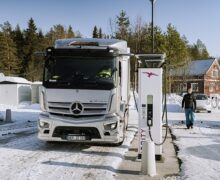 Electric Actros heavy goods vehicle compares favourably to its diesel counterpart in winter conditions